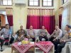 Harmonisasi Kapolsek Jatinom Bersama anggota  memberikan kejutan kepada Camat jatinom  dalam rangka Hari Jadi Kab. Klaten yang ke 222