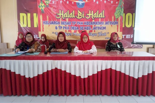 Pertemuan Rutin PKK Kecamatan Jatinom & Halal Bihalal dengan Ny. Anita Agus Sunyata ( Ketua Tim pengerak PKK Kec. Jatinom)