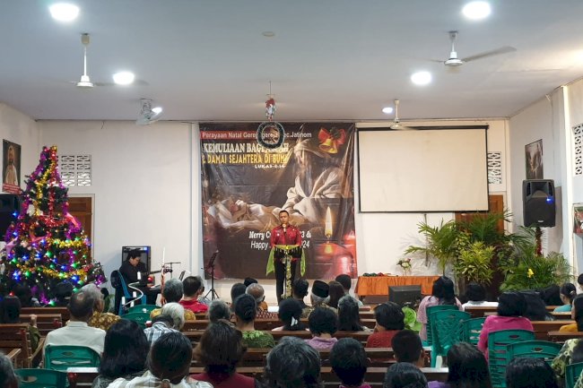 Menghadiri perayaan natal di Gereja GBI Kalvari Mranggen
