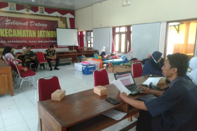 Giat Donor Darah di Kecamatan Jatinom di Aula Kecamatan Jatinom