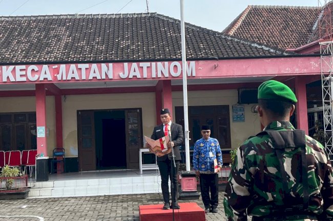 Upacara Memperingati Hari Pahlawan Tahun 2024 Halaman Kecamatan Jatinom  