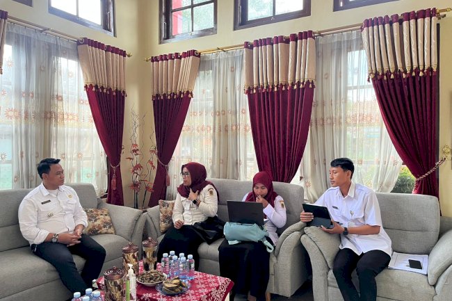 Rabu, 11 Desember 2024 Monitoring dan pembinaan EKPP (Evaluasi Kinerja Pelayanan Publik) dari Bagian Organisasi