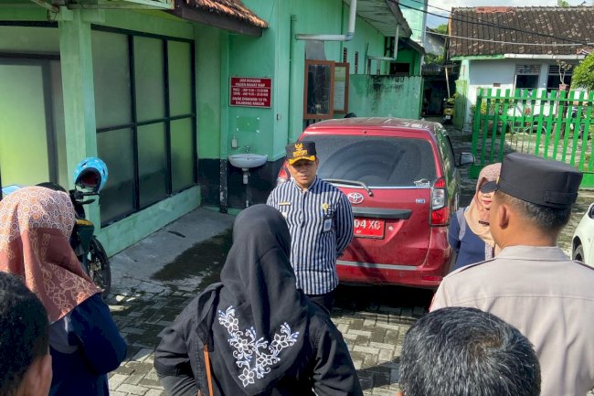 Camat jatinom berserta puskesmas Jatinom di dampingi oleh Polsek dan Koramil Jatinom, sidak pasar Jelang Hari raya Idulfitri 2025