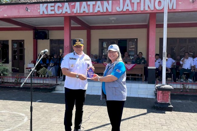 Giat hari Rabu, 27 Agustus 2025 : Pelepasan KKN Mahasiswa Universitas Slamet Riyadi Halaman Kantor Kec. Jatinom