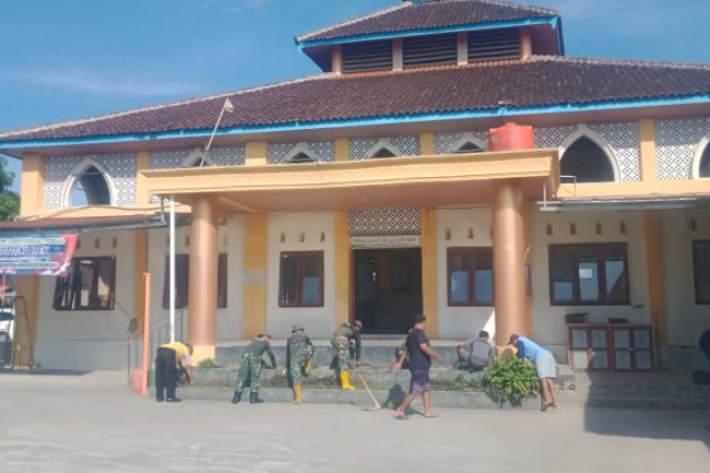 Giat Sabtu Pagi 13 September 2025 Dalam rangka karya bakti HUT ke 80 TNI dan ke 75 KODAM IV Dipinegiro di Masjid MBS Jatinom Dusun Karangpoh Desa Bonyokan 