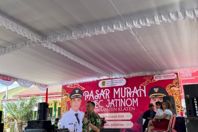 umat, 5 Desember 2025 bersama Wakil Bupati Klaten Kegiatan Pasar Murah diHalaman Kecamatan Jatinom