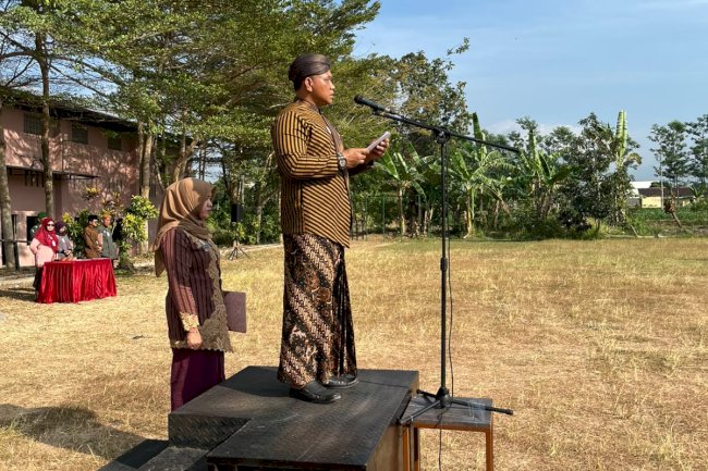 Upacara Memperingati Hari Jadi Ke 222 Kabupaten Klaten. Dipimpin oleh Camat Jatinom Dihadiri OPD Se Kecamatan Jatinom diLapangan Candra Kirana