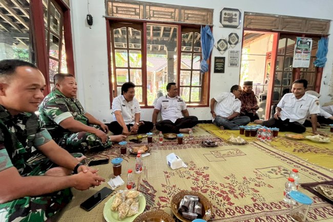  Rabu, 12 Agustus 2026 bertempat dirumah Bu Riska (Plt. Sekdes Temuireng) Paguyuban Sekdes Se Kecamatan Jatinom dan Paguyuban Kaur Kasi di rumah Mas Andri (Perangkat Desa Bandungan)