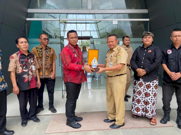 Study Komparasi ke Kecamatan Borobudur Kabupaten Magelang terkait kinerja pelayanan publik, inovasi, persiapan Zona Integritas dan BUMDes dengan lokasi di Kecamatan Borobudur Kabupaten Magelang.