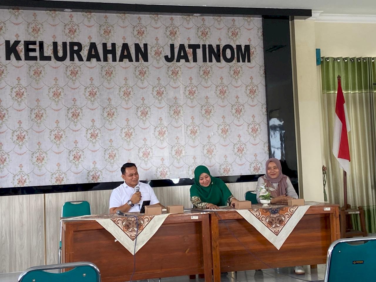 Sambutan Camat Jatinom dalam acara Sosialisasi PIRT dari Dinkes Kabupaten Klaten