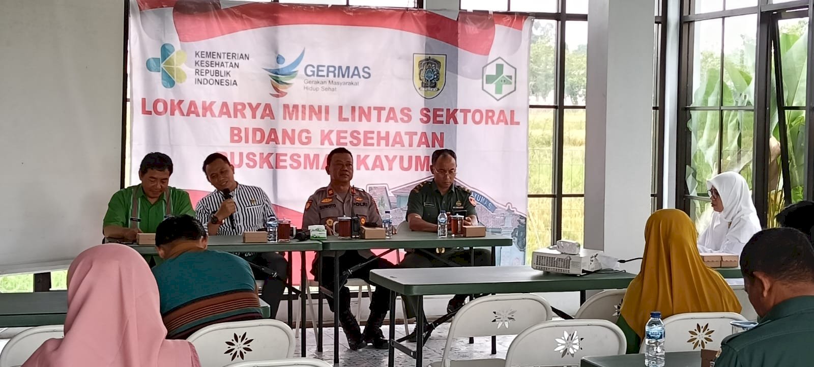 Bersinergi Muspika Kec. Jatinom, Camat Meberikan Sambutan dalam acara LINTAS SEKTORAL PUSKESMAS KAYUMAS