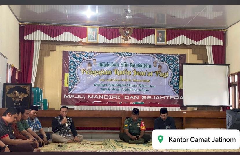 Pengajian Jumat pagi selama Bulan Ramadhan, di buka lagsung oleh Camat Jatinom