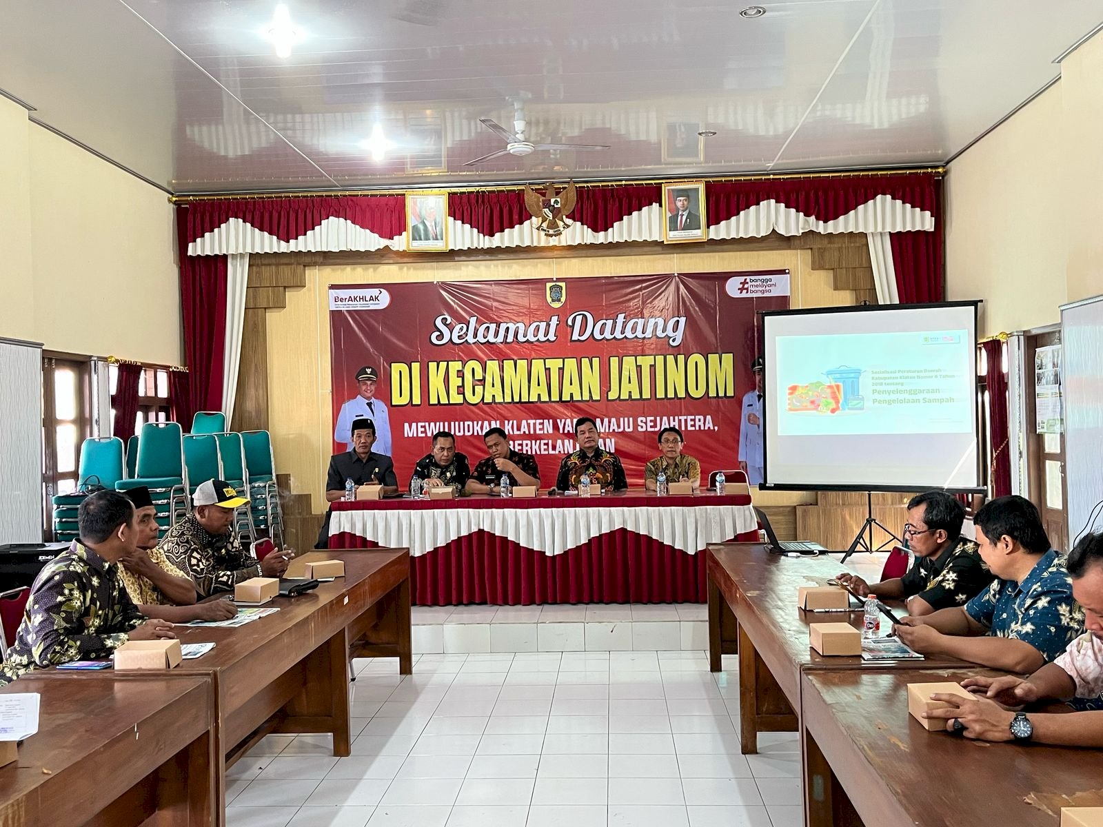 Kegiatan hari Selasa dan Rabu,22-23 April 2025 di Aula Kecamatan Jatinom : Sosialisasi Perda Kab. Klaten Nomor 6 Tahun 2018 tentang Penyelenggaraan Pengelolaan Sampah Oleh Narasumber Anggota Dewan Dapil III