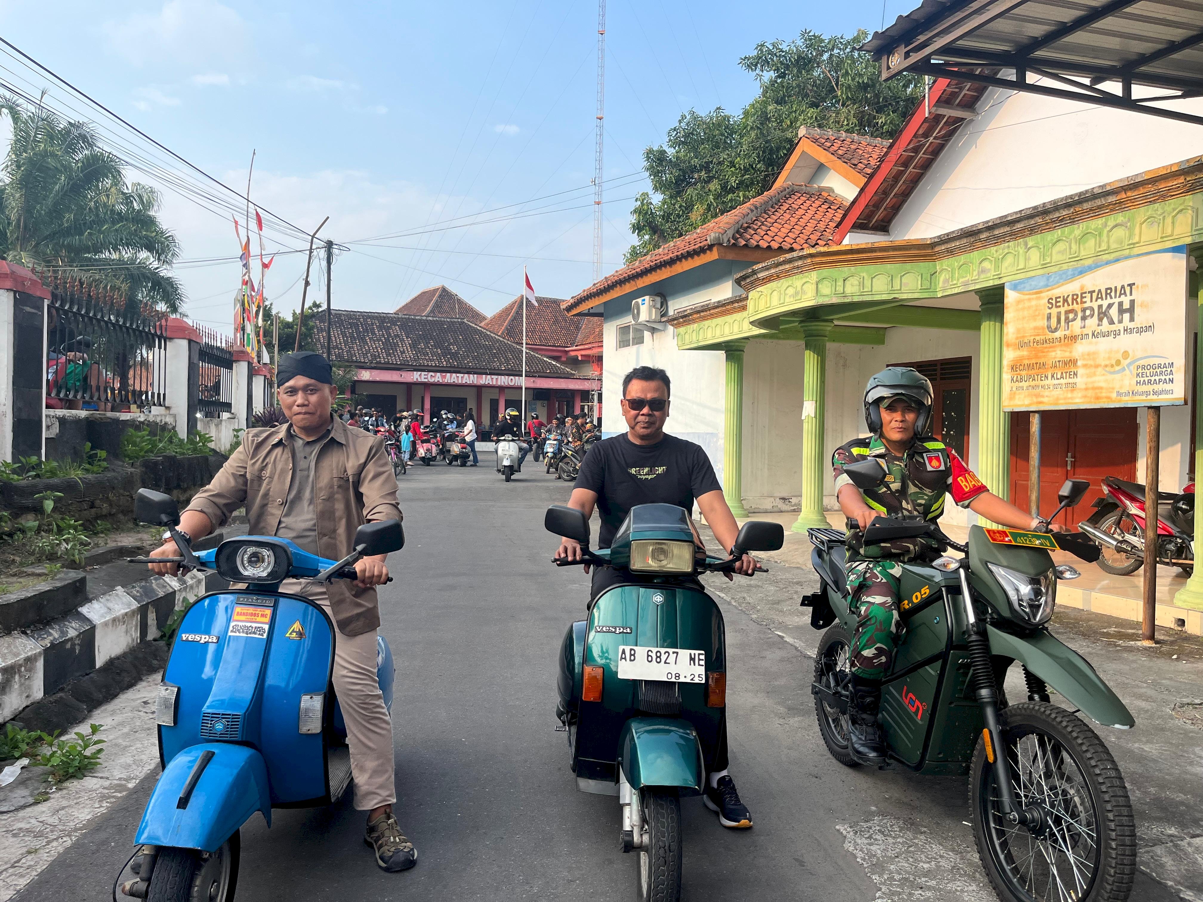 Tradisi Mapak Sapar, Muspika Kecamatan Jatinom Beserta Seluruh Clup Sepeda motor di Jatinom Keliling Desa