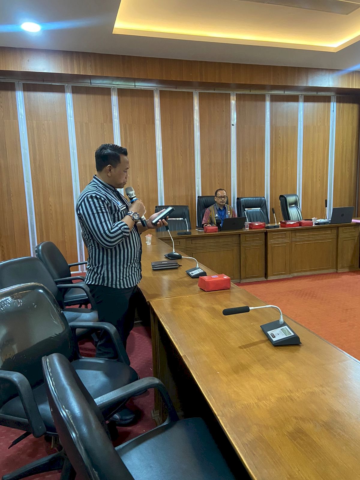Presentasi EKK di C2 Pendopo Klaten, Camat Jatinom Beserta Staf