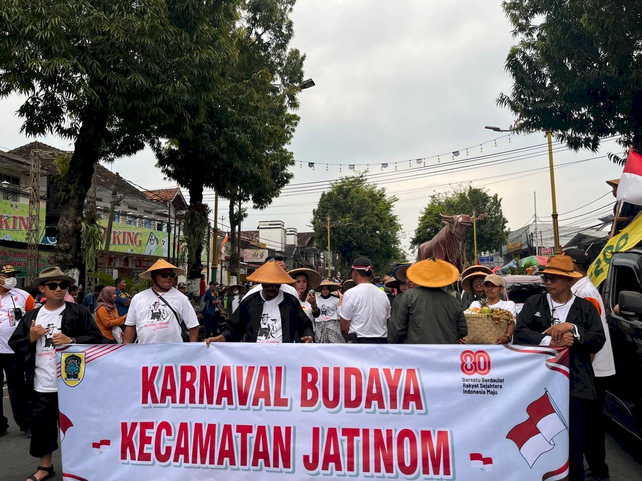 Kontingen Kecamatan Jatinom dalam Partisipasi Karnaval Budaya Kabupaten Klaten 18 Agustus 2025 dalam rangka HUT RI ke 80 "Dengan Konsep Petani Milenial"