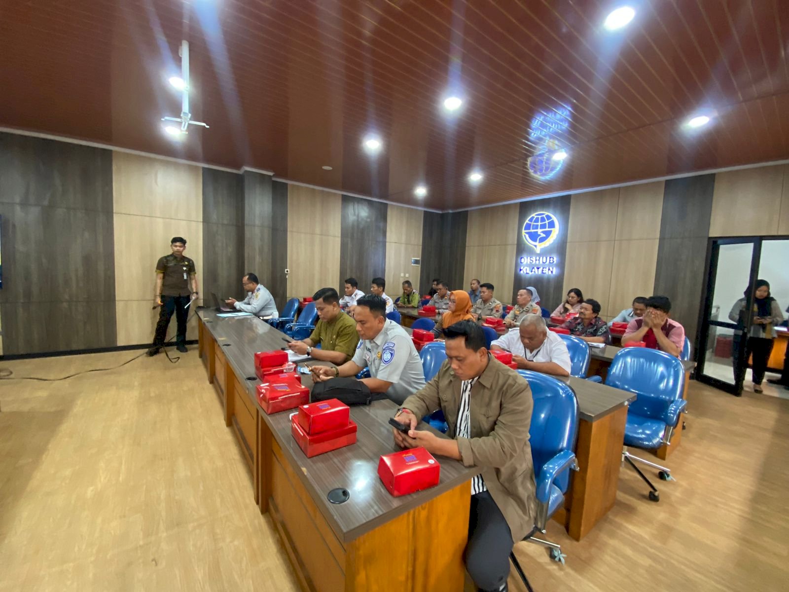 Rapat Penataan Rekayasa Lalu Lintas' Pembahasan Klasifikasi Kelas jalan dan Jalur searah Ruang Rapat Dishub Kab. Klaten ' 30 Okt 2025