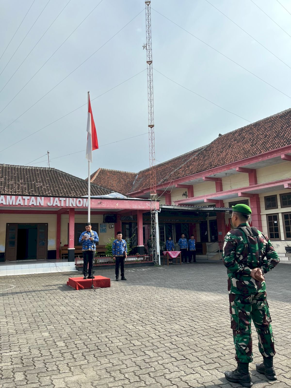 Upacara Bela Negara Kecamatan Jatinom 2025' Jumat, 19 Desember 2025 Halaman Kecamatan Jatinom