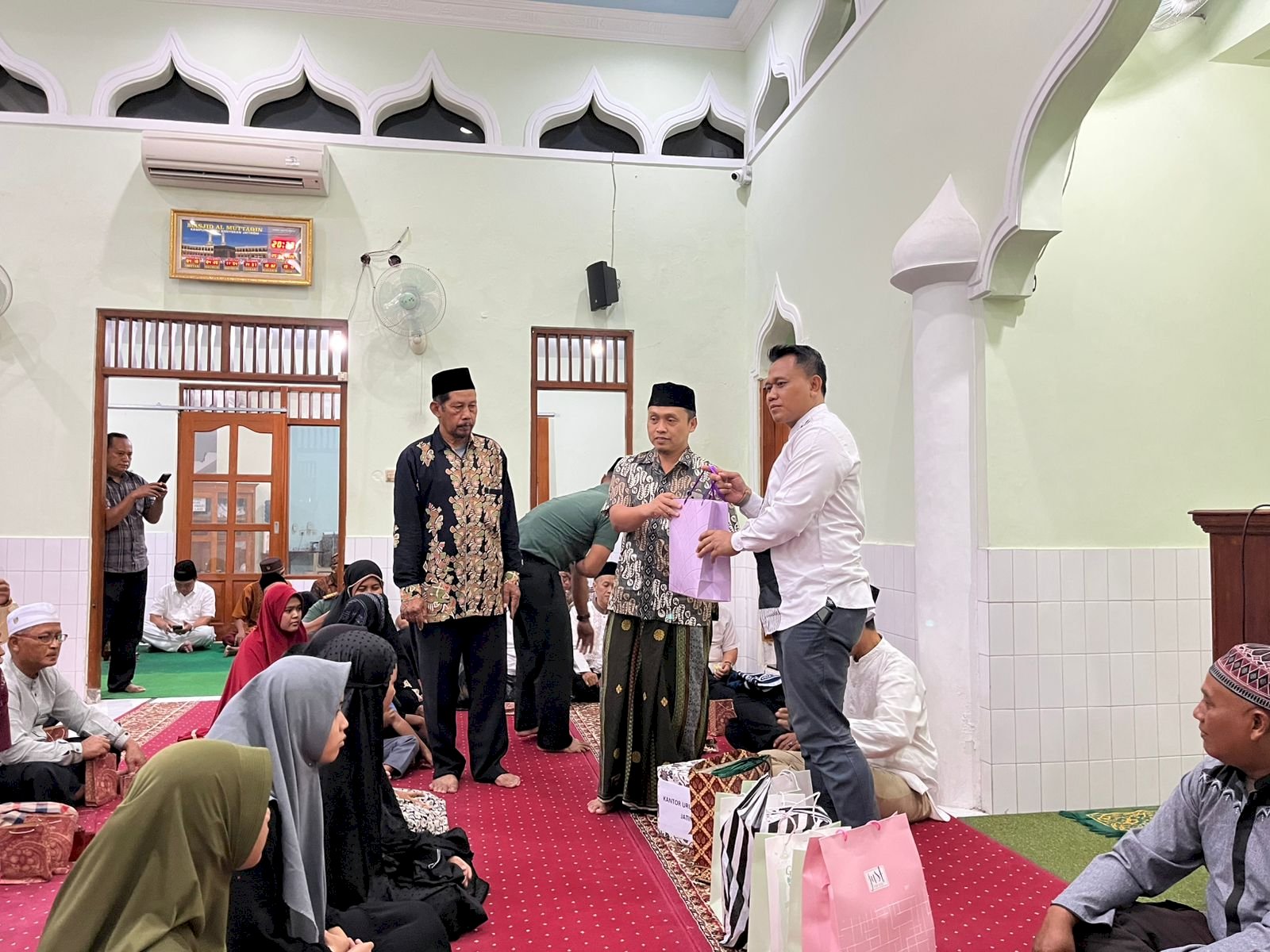 Rabu, 25 Februari 2026 Tarling Kecamatan Jatinom sekaligus santunan kpd Anak Yatim  di Masjid Al Mutaqien Kampung Baru Bonyokan, Jatinom