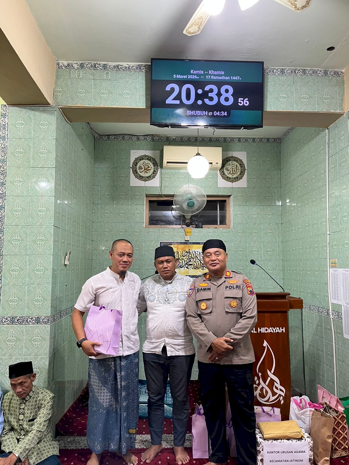 Kamis, 5 Maret 2026 Buka bersma dan di lanjutkan tarawih keliling di balai desa Krajan bersama camat Jatinom bersma muspika di Masjid Al Hidayah Ds. Krajan