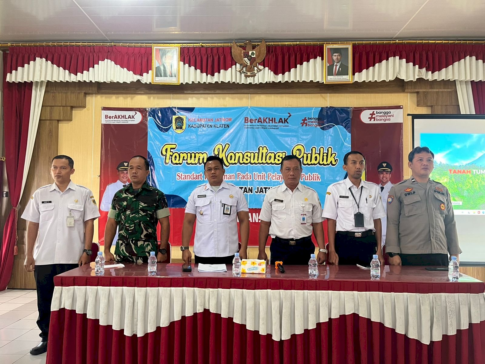 Giat Selasa, 10 Juni 2026 1. Forum Konsultasi Publik standar pelayanan pada unit pelayanan publik Kecamatan Jatinom diAula Kec Jatinom