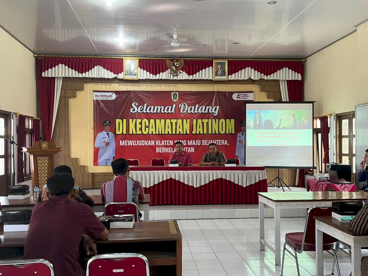 Pelatihan web desa dan transparansi dari Diskominfo klaten untuk desa dan kelurahan Se Kecamatan Jatinom